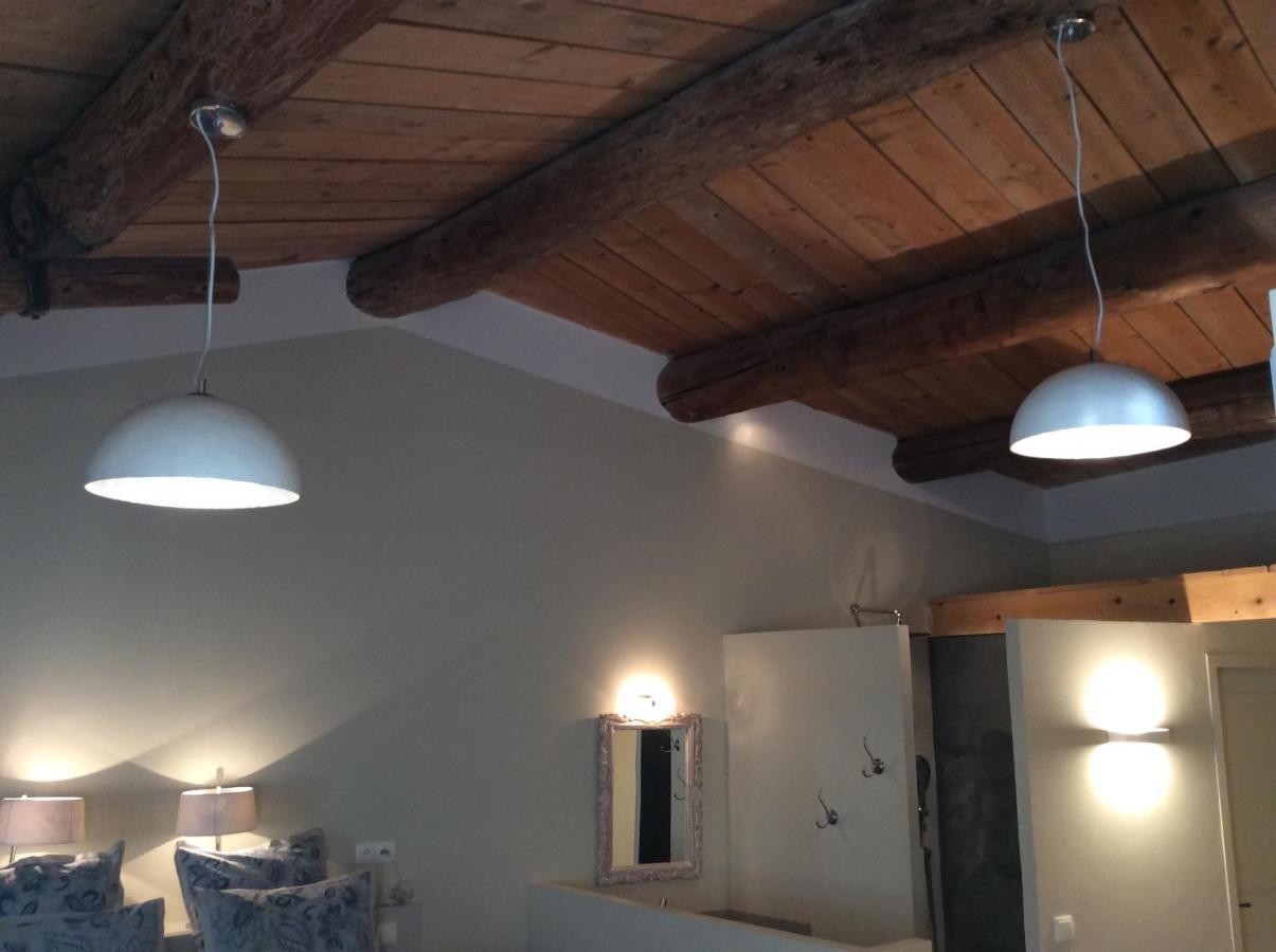 Le Moulin Des Pinchinats Bed & Breakfast Aix-en-Provence Bagian luar foto