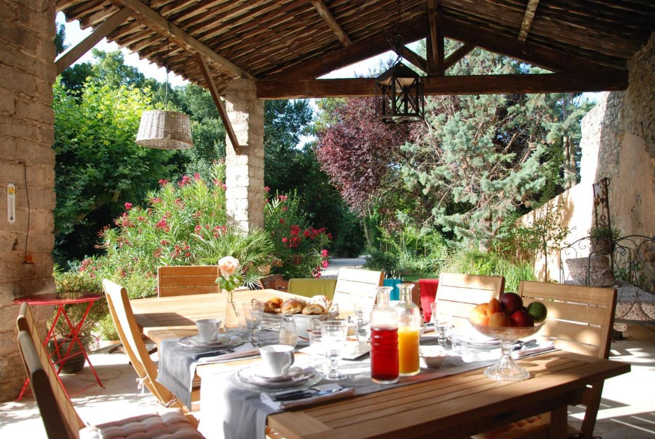 Le Moulin Des Pinchinats Bed & Breakfast Aix-en-Provence Bagian luar foto