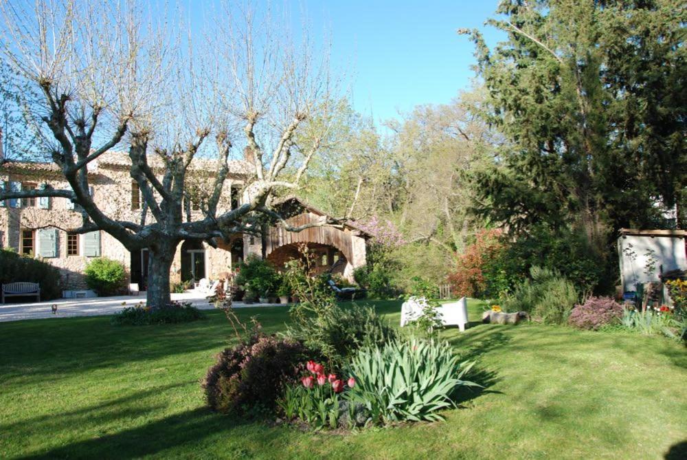 Le Moulin Des Pinchinats Bed & Breakfast Aix-en-Provence Bagian luar foto