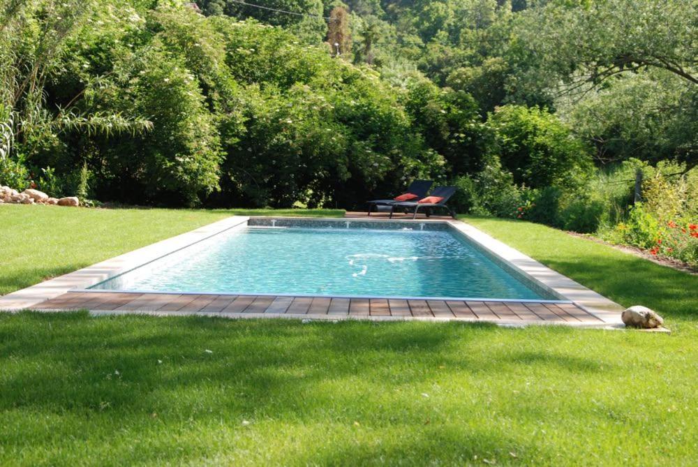 Le Moulin Des Pinchinats Bed & Breakfast Aix-en-Provence Bagian luar foto